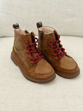 UGG Robley Boys Boots size 12